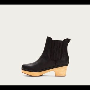 Frye Odessa Chelsea Clog Boots *Worn Once*